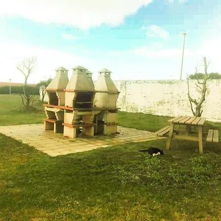 Beach Front Apartment - With Swimming Pool, Barbecue And Tennis Court! Viana do Castelo Exterior photo